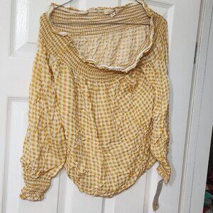 Off the shoulder midsleeve plaid shirt